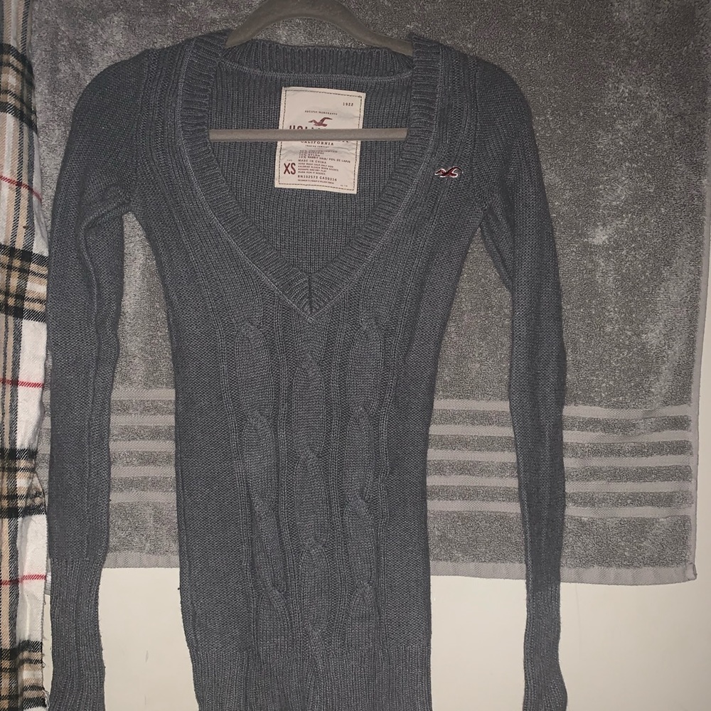 Grey Hollister knit long sleeve sweater
